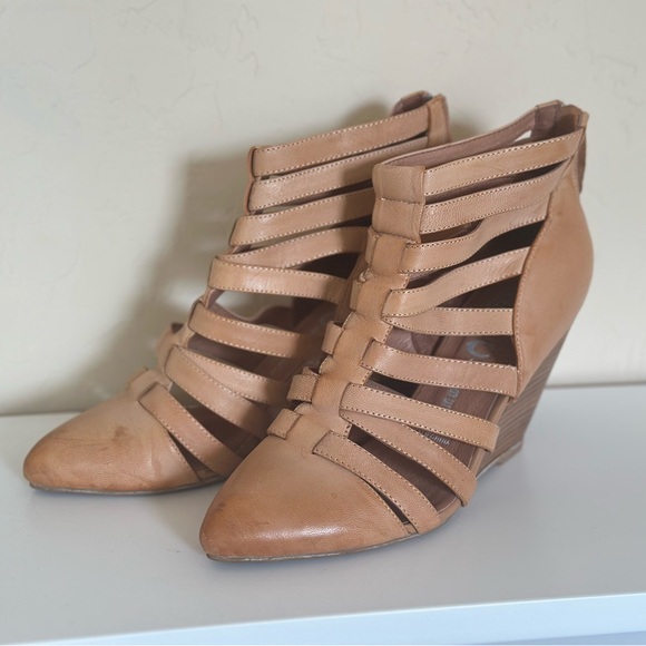 Jeffrey Campbell Ibiza Last Tan Wedge Sandal Booties with Cage Design - Picture 2 of 8